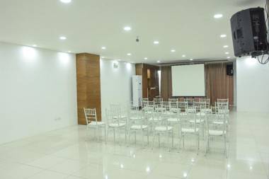 Tiptop Tower Suite Inn