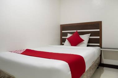 Vaccinated Staff - OYO 165 Circle-b Apartelle & Suites