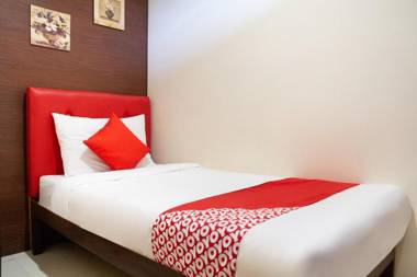 Vaccinated Staff - OYO 153 Espacio de Clarita Hometel