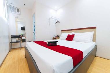 RedDoorz Plus near SM Lanang Davao - Vaccinated Staff