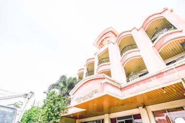 Vaccinated Staff-OYO 192 Tcc Condo-hostel