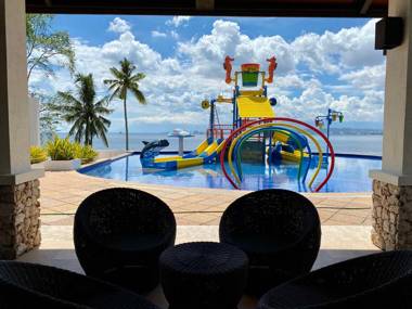 Crusoe Cabins Costa Azalea