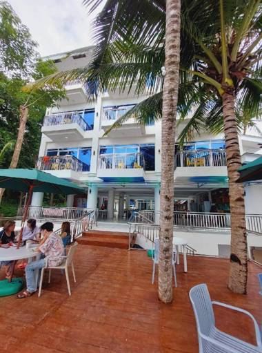 Oceanfront unit free breakfastlunchdinner for4.