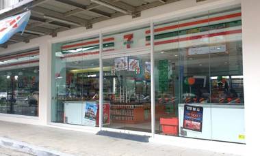 Cozy Condo at Amaia Steps Right Across Ayala Mall