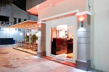 Rumi Apartelle Hotel