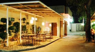 Rumi Apartelle Hotel