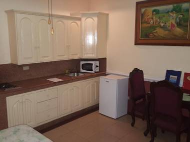 Kokomos Suites Hotel