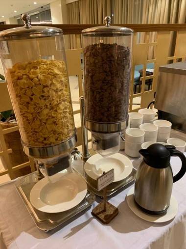 Royce Hotel & Casino