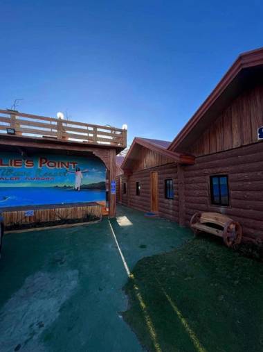 Charlie's Point Ocean Wave Resort