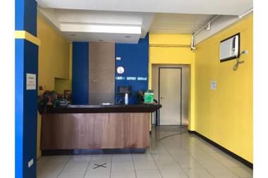 OYO 762 Laurien Hotel