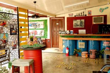 Food District Hostel Cebu Central