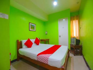 Vaccinated Staff - OYO 677 Roseate Pensione