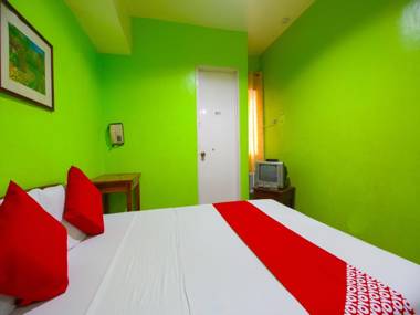 Vaccinated Staff - OYO 677 Roseate Pensione