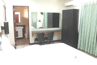 Lost Horizon Beach Dive Resort