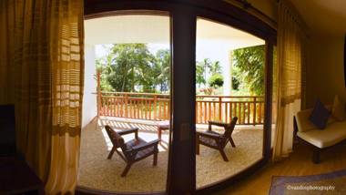 Amun Ini Beach Resort & Spa