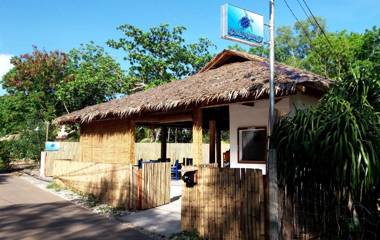 Alona Pawikan Resort