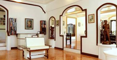 Guindulman Bay Tourist Inn