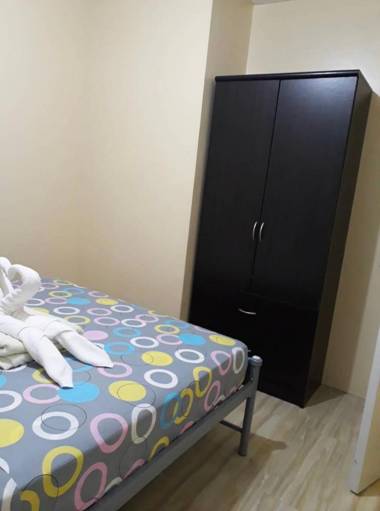 Hillview Apt w/ Pool Access - Free Wifi Cable TV