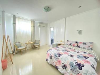 Marina Breeze Resort