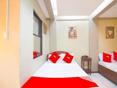 Vaccinated Staff - OYO 802 Ka Farah's Inn