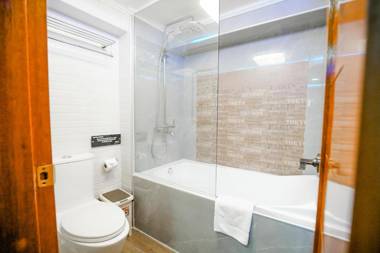 CLOCKWORKORANGE Luxury Studios with Netflix