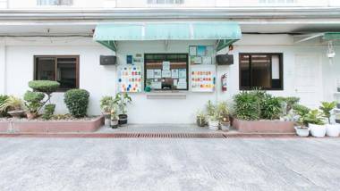 RedDoorz @ 77 Travellers Inn Malolos Bulacan