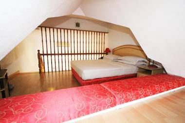 Clarkton Hotel Apartment