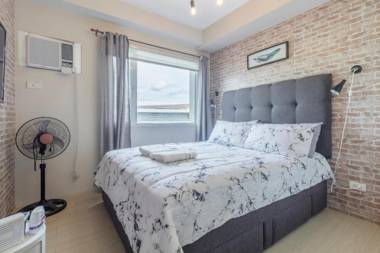 1BR Interiored Condo with WiFi Netflix Hot Shower - The Hive Residences