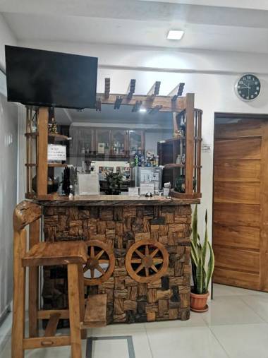 RedDoorz Plus @ Jollydays Hotel Nueva Ecija