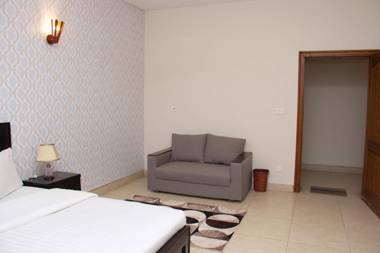 Livin Hub Guest House