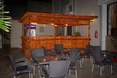 Zifan Hotel & Suites