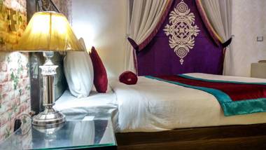 Rose Palace Hotel Garden Town