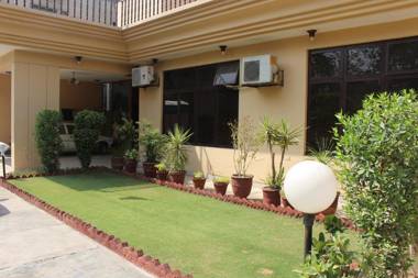 Step Inn Guest House Lahore