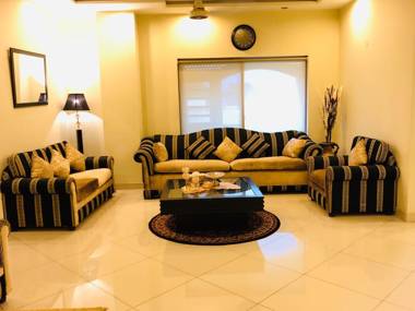 GRAND LUXURY APPARTMENT SHAHJAMAL