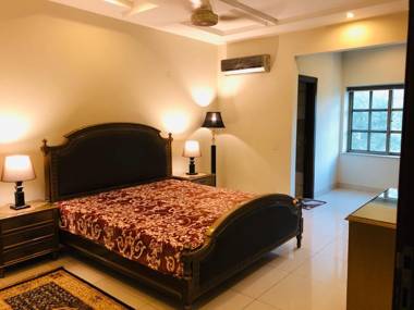 GRAND LUXURY APPARTMENT SHAHJAMAL