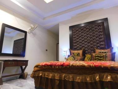 Hotel SR Lounge Multan