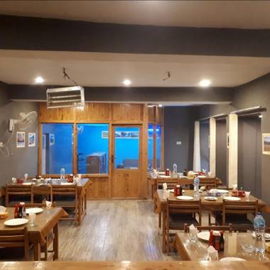 Sadpara Hotel