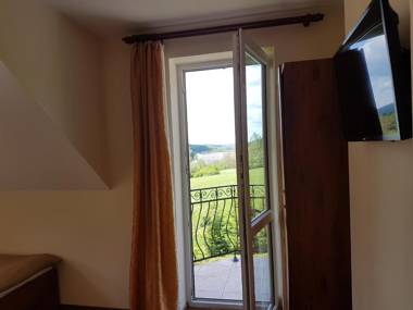 Noclegi Nad Jeziorem Myczkowieckim