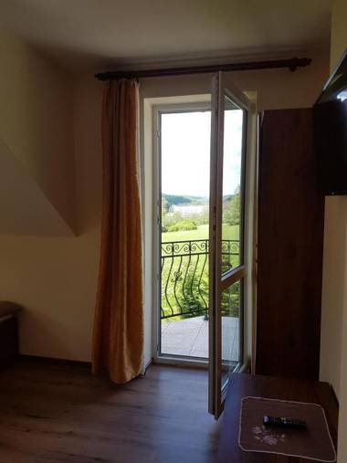 Noclegi Nad Jeziorem Myczkowieckim