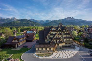 Helan Family & Garden