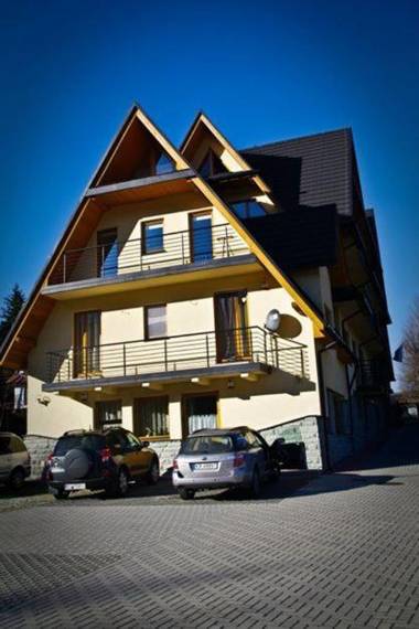 Mountain View Apartment by Tyzenhauz