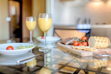 Mountain View Apartment by Tyzenhauz