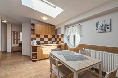 Pokoje Gościnne i Apartamenty Krupówki 19