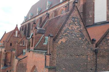 Academus - Cafe/Pub & Guest House