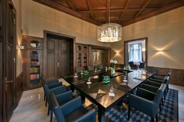 Platinum Palace Boutique Hotel & SPA