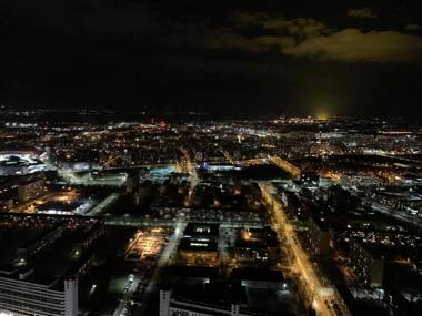 Apartamenty Sky Tower z Wanna Przy Oknie