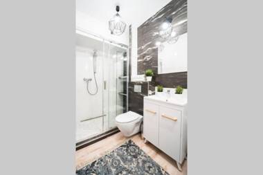 New Apartment OLD TOWN - 3 Rooms - 2 Bathrooms - 8 People - Parking Place