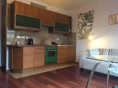 Main Street Apartment - Old Town