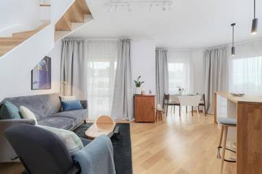 Two Level Apartment 2WATERS by Renters