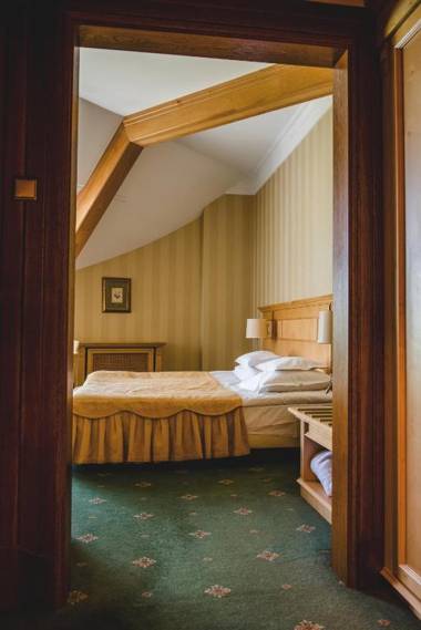 Pałac Czarny Las (50 km od Katowic)